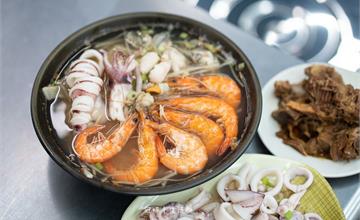 屏東|鼎珍鮮蝦湯粥飯:海鮮控必訪!大推「原味海產粥」,海鮮多到看不見飯