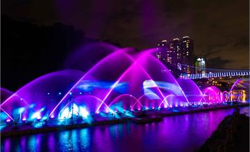 新北｜2023碧潭水舞祭！螢火、水舞夜空交互輝映 周末連抽住宿、套餐、泡湯券一次看！