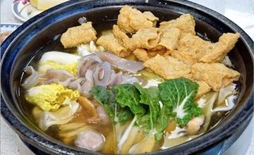 台南｜小甜甜石頭火鍋：現炒爆香加入鮮甜高湯，傳統台式火鍋老店推薦！
