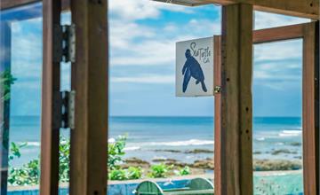 屏東｜海龜咖啡SeaTurtle Cafe：窗外就是海！撿一袋海漂換一杯咖啡，墾丁療癒休息站