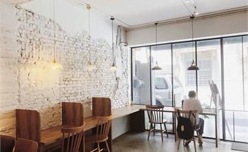 台北｜好休咖啡HaoXiu Kaffe：鄰近華山文創園區，平日不限時的寧靜咖啡廳！