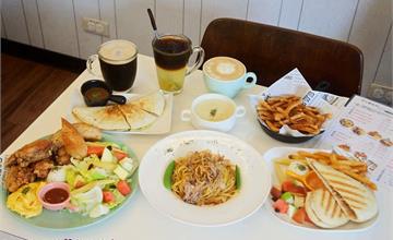 台南｜好點Better Brunch：安平運河邊早午餐，大推特色唐揚雞帕尼尼、棉花糖帕尼尼、起司蛋薄餅