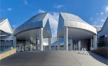 日本|廣島:下雨天也大丈夫!6個室內景點推薦,建築迷必朝聖美術館、無冷場神樂表演