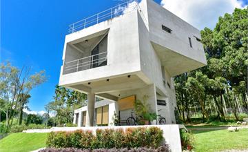 南投｜11間日月潭住宿不藏私推薦：入住清水模建築、森林木屋、老宅民宿，感受山水之美！