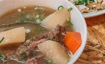 台南｜廟口清燉牛肉麵（第二代）：在地人大力推薦！驚為天人的湯頭吃過就回不去了！