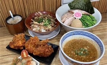台南｜俺の豚：人氣日式拉麵，必點濃厚豬雞魚介沾麵，肉質軟嫩、麵體Q彈，搭配沾醬鹹香不膩