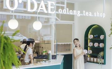 O’DAE - Oolong Tea Shop 品嚐一日的美好 !  本次攜手 百二歲 與 3+2 Design Studio ，  打造自然茶樹系的空間。