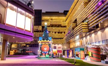 LINE Pay 熊大店長「聖誕魔法村」閃亮登場！點亮南紡購物中心！