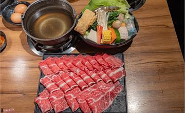 宜蘭｜湯蒸火鍋利澤店：來宜蘭必朝聖！四種湯底、新鮮肉盤超滿足，在地人也大推！