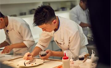 台北Fine Dining「A」12/23全新上菜  主廚⿈以倫的仲冬溫潤菜單《：在⽩之外》