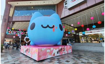 台中｜中友百貨：巨大貓貓蟲來襲！咖波陪你過新年，還有可愛窗貼、快閃店可以逛！