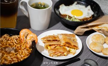 高雄三民│日月私饗:早餐宵夜好去處,脆皮蛋餅、隱藏版肉多排骨湯大推!