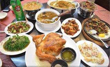 宜蘭｜百匯窯烤雞餐廳：二連霸榮獲十大好食餐廳！必點招牌窯烤雞、五更腸旺