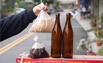嘉義｜嘉義新庄紅茶：開業70年老店，只賣2個品項～紅茶、紅茶鮮奶，古早味包裝太吸睛
