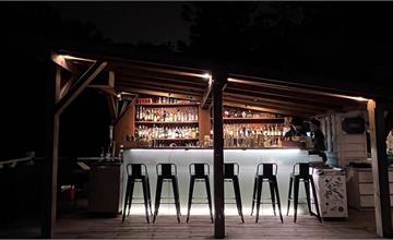 花蓮｜Bar Shepherd牧羊人酒吧：浪漫濱海露天餐酒館，對著星空、聽著浪濤，享用精緻歐式小點