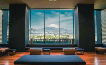 日本靜岡｜CLAD HOTEL：睜開眼就能看到富士山！無敵山景質感套房，還可直通御殿場OUTLET