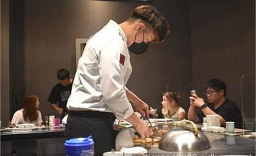 宜蘭｜東方紅鐵板創意料理：精緻無菜單料理！嚴選大溪漁港新鮮魚貨與在地食材，媲美星級服務