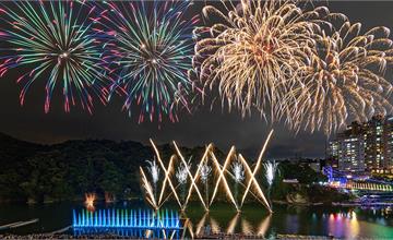 新北｜2024碧潭水舞季：5/17登場！青年優人鼓聲、水舞與煙火，繽紛新店夜空！