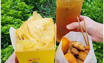 台中｜一中街蛋包雞：必點現炸洋芋片超厚又香脆！蛋包雞軟嫩多汁配魔法香料富層次感