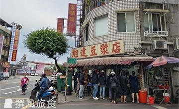新北新店｜旭達豆漿店：新店超人氣早餐，網路大推招牌蛋餅！私心推飯糰也好吃