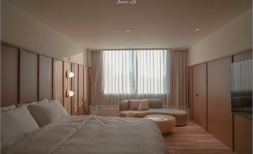 台南｜合拍行旅：夢幻質感奶油色大房間，樓下就是國華街、海安路，一分鐘抵達美食戰場