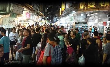 台北｜哪個夜市好吃又好逛？外國人激推「這裡」，點名必吃這款美食！
