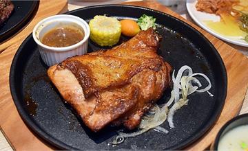 台中｜牛室炙燒牛排：超澎湃自助百匯！高CP值平價牛排