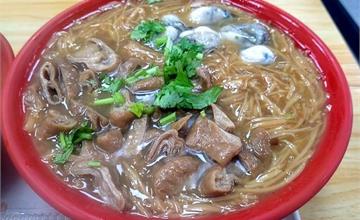 台北｜紅鬍子傳統美食：30年街頭小吃重新裝潢！專賣大腸蚵仔麵線、彰化肉圓，近大橋頭