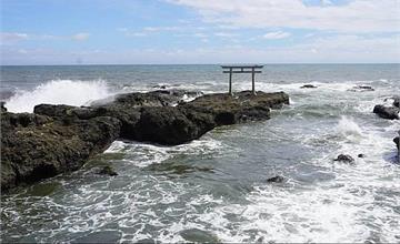 日本茨城｜大洗磯前神社：迎接日出的海上神磯鳥居，集日本創世神話與自然美景的必訪聖地