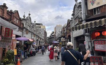 桃園景點人氣排行！老街溪沿岸步道、大溪老城區、虎頭山，親子出遊超適合