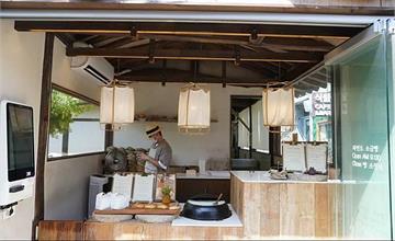 韓國首爾｜小夏鹽田：韓屋風格甜點咖啡館！主打鹽可頌與酥脆Pastry
