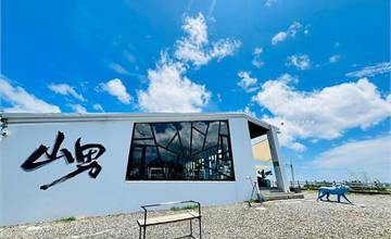 山男咖啡：墾丁爆紅人氣咖啡廳～坐擁山海美景，打卡熱點視野滿分！