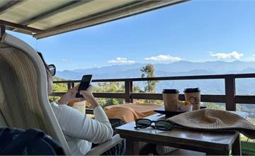 苗栗人氣景觀餐廳：鍾鼎山林正對遼闊雲海山景，吃完體驗老薑蒸足浴