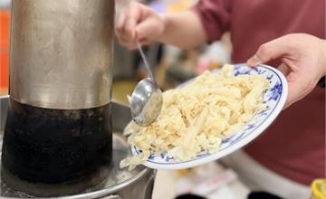台電勵進餐廳：全台第一家酸菜白肉鍋吃到飽，老台北人都愛這一味