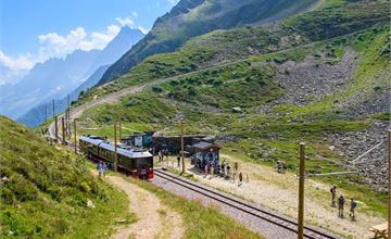 白朗峰登山列車：體驗法國高海拔登山鐵道，沿途景緻視野超壯觀！