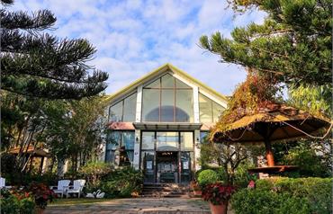 屏東茴香戀戀溫泉會館：體驗各種SPA池，感受小木屋度假氛圍