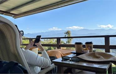 苗栗人氣景觀餐廳：鍾鼎山林正對遼闊雲海山景，吃完體驗老薑蒸足浴